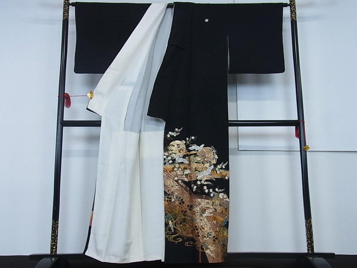 Kimono negro kurotomesode