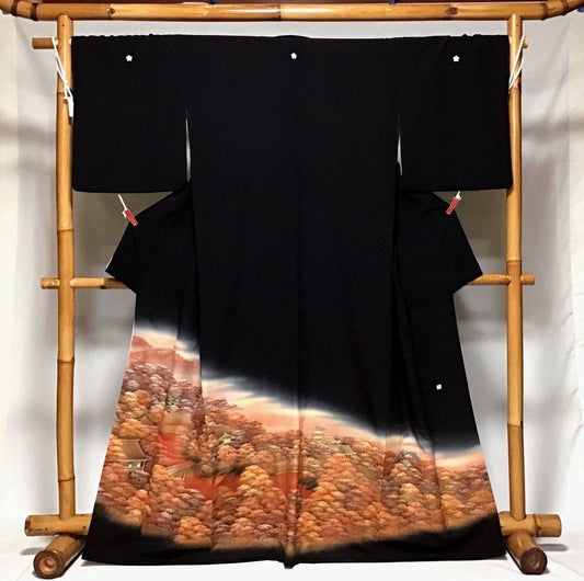 Kimono negro kurotomesode