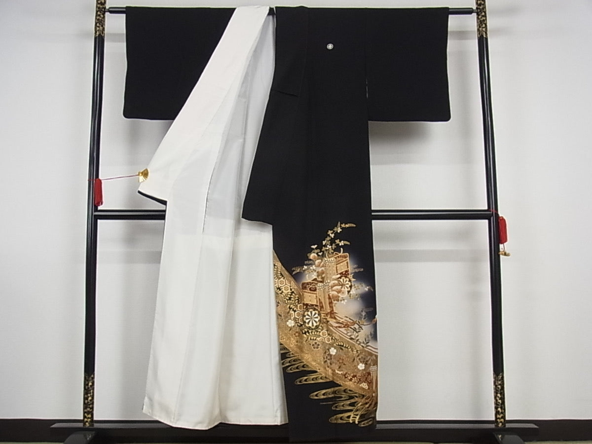 Kimono negro kurotomesode