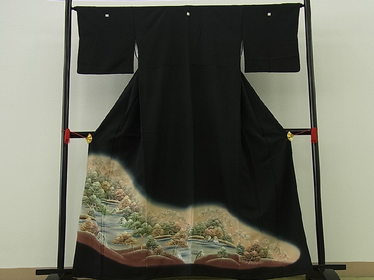 Kimono negro krotomesode