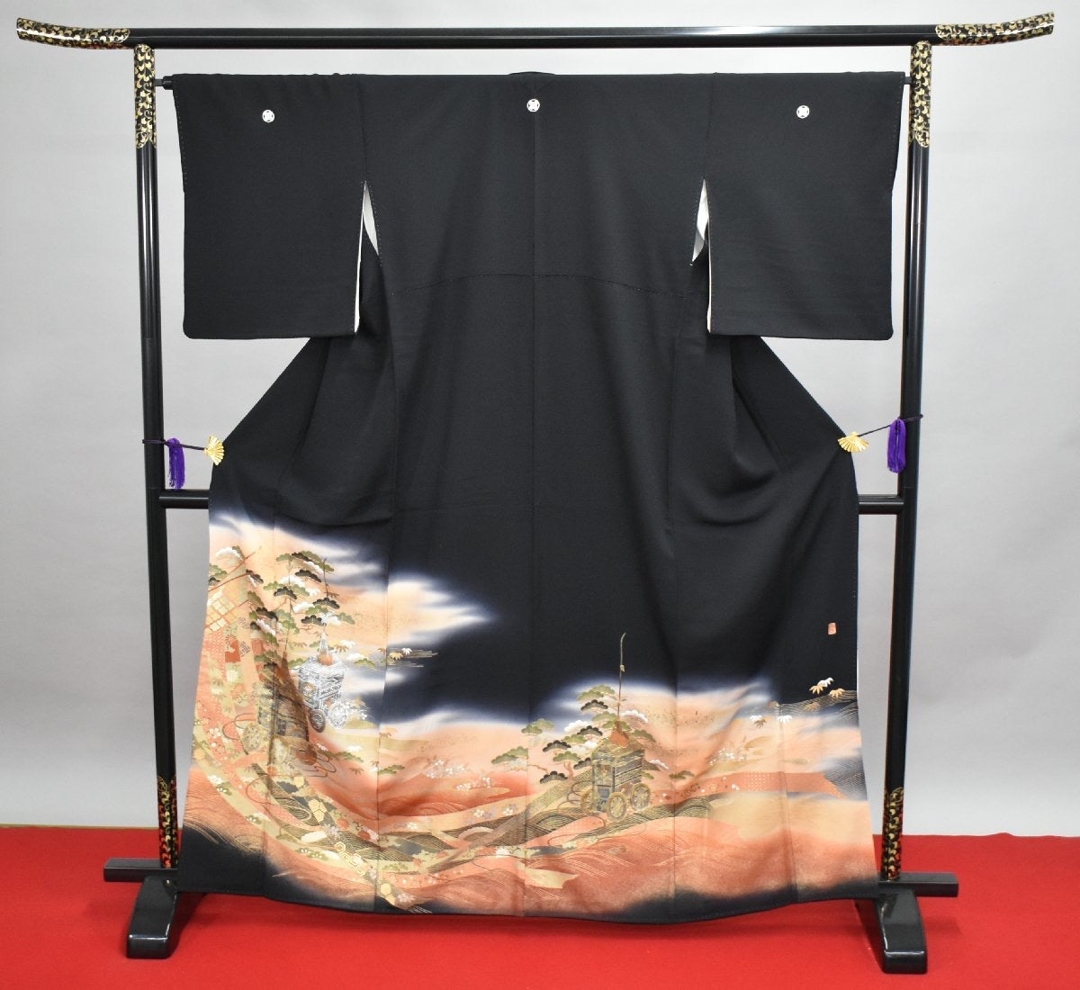 Kimono negro kurotomesode