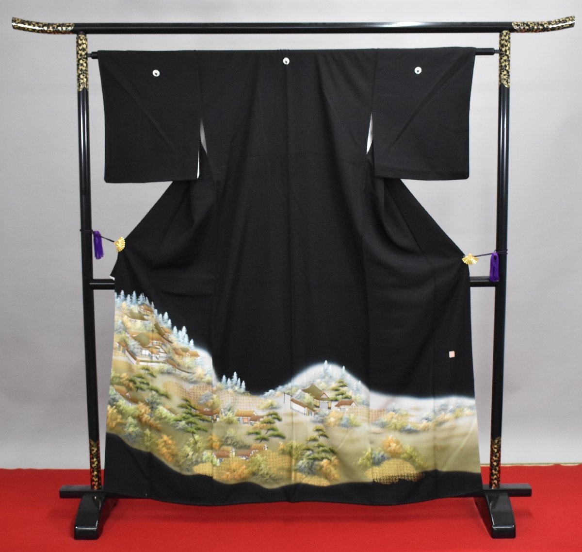 kimono negro kurotomesode